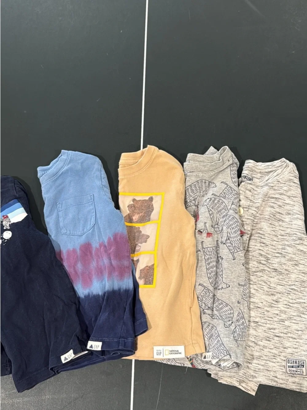 Kids Long Sleeve Bear Graphic Tees - Gap - OshKosh B'gosh 4T